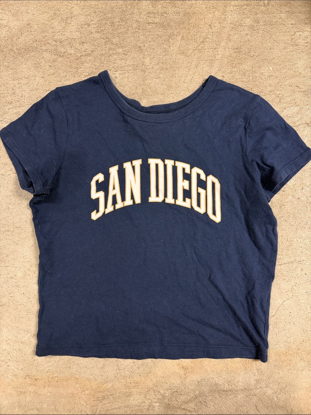 Hollister San Diego Cropped Graphic Baby Tee in Navy Blue